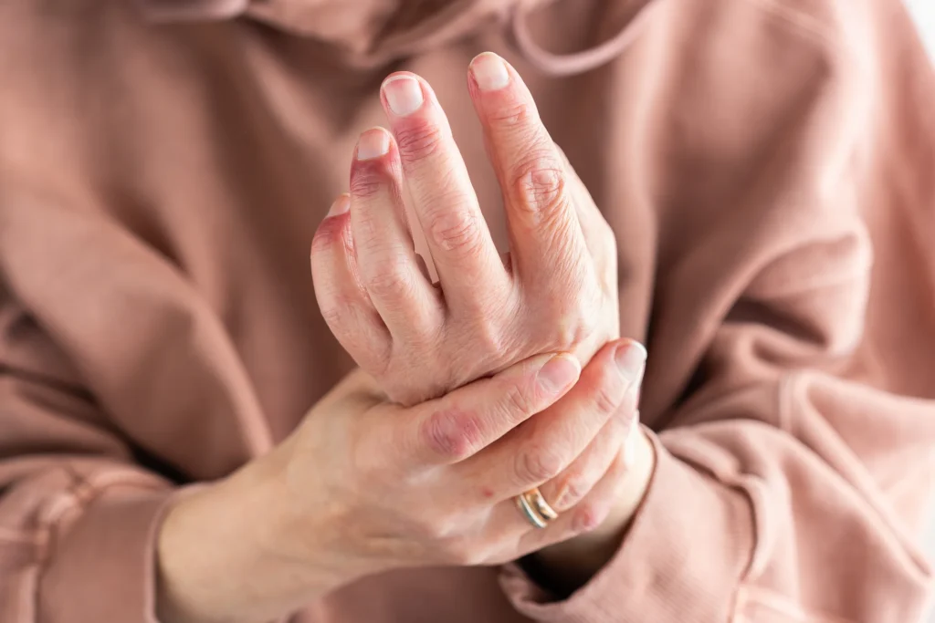 hormigueo en las manos - clinica del dolor